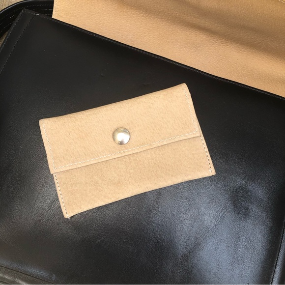 Vintage Early 80’s Black leather Adjustable Strap Small Shoulder Messenger Bag - Picture 8 of 17